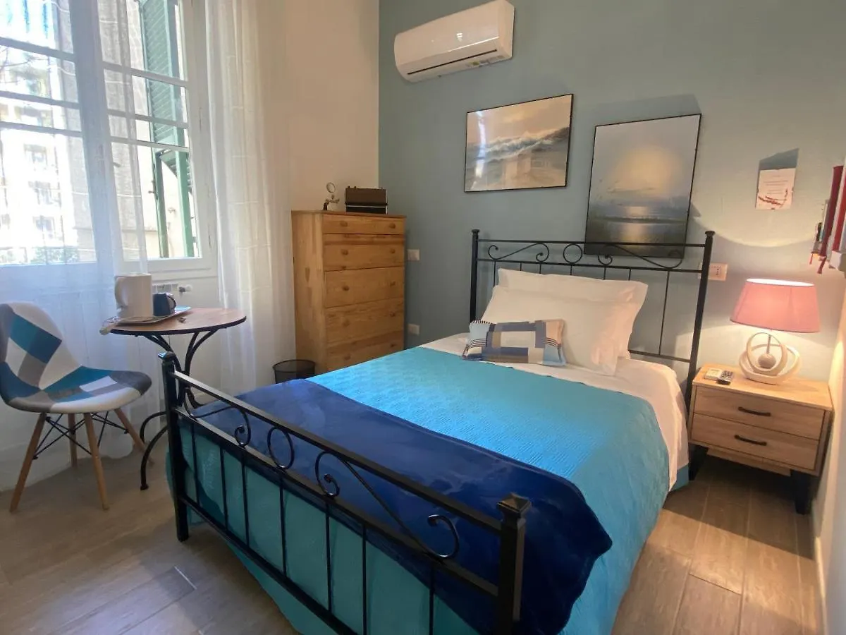Iola Rooms - Q9416 Cagliari Italy