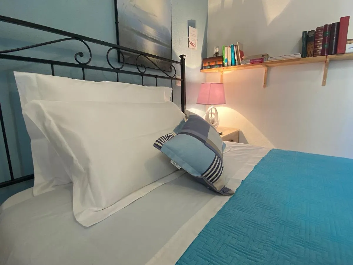 Iola Rooms - Q9416 Cagliari 0*,  Italy