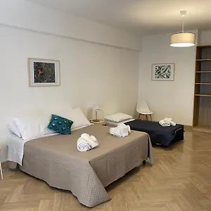https://la-dimora-dei-teatri-luxury-rooms.sicilyhotelsitaly.net